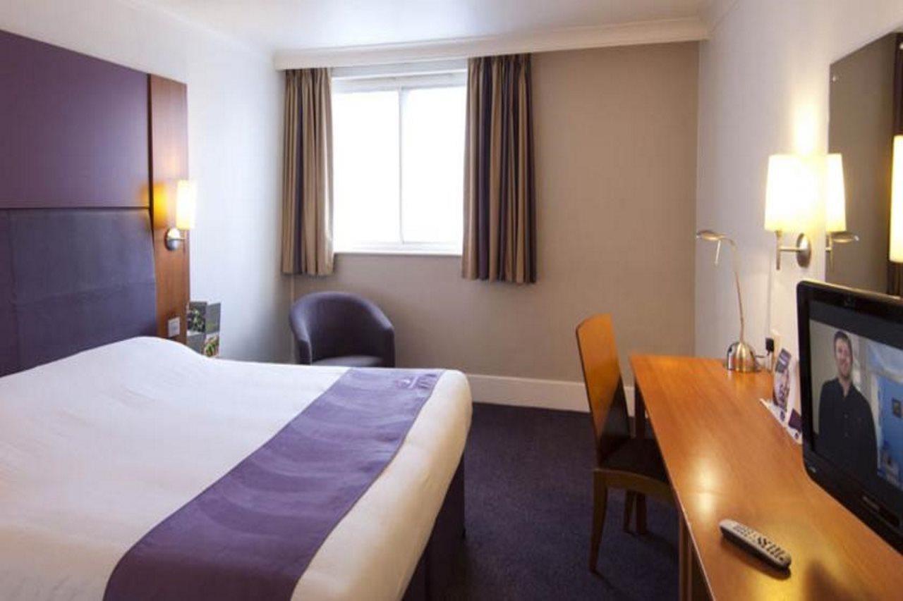Premier Inn Stoke-On-Trent Kültér fotó