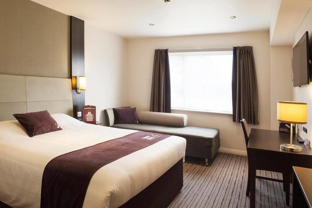 Premier Inn Stoke-On-Trent Kültér fotó