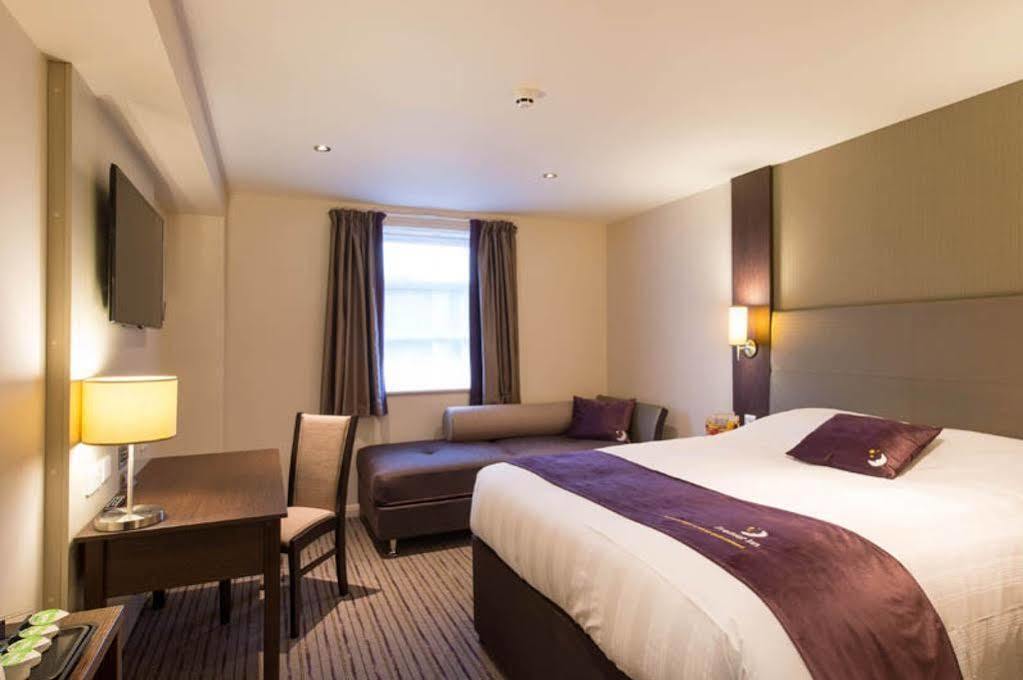Premier Inn Stoke-On-Trent Kültér fotó